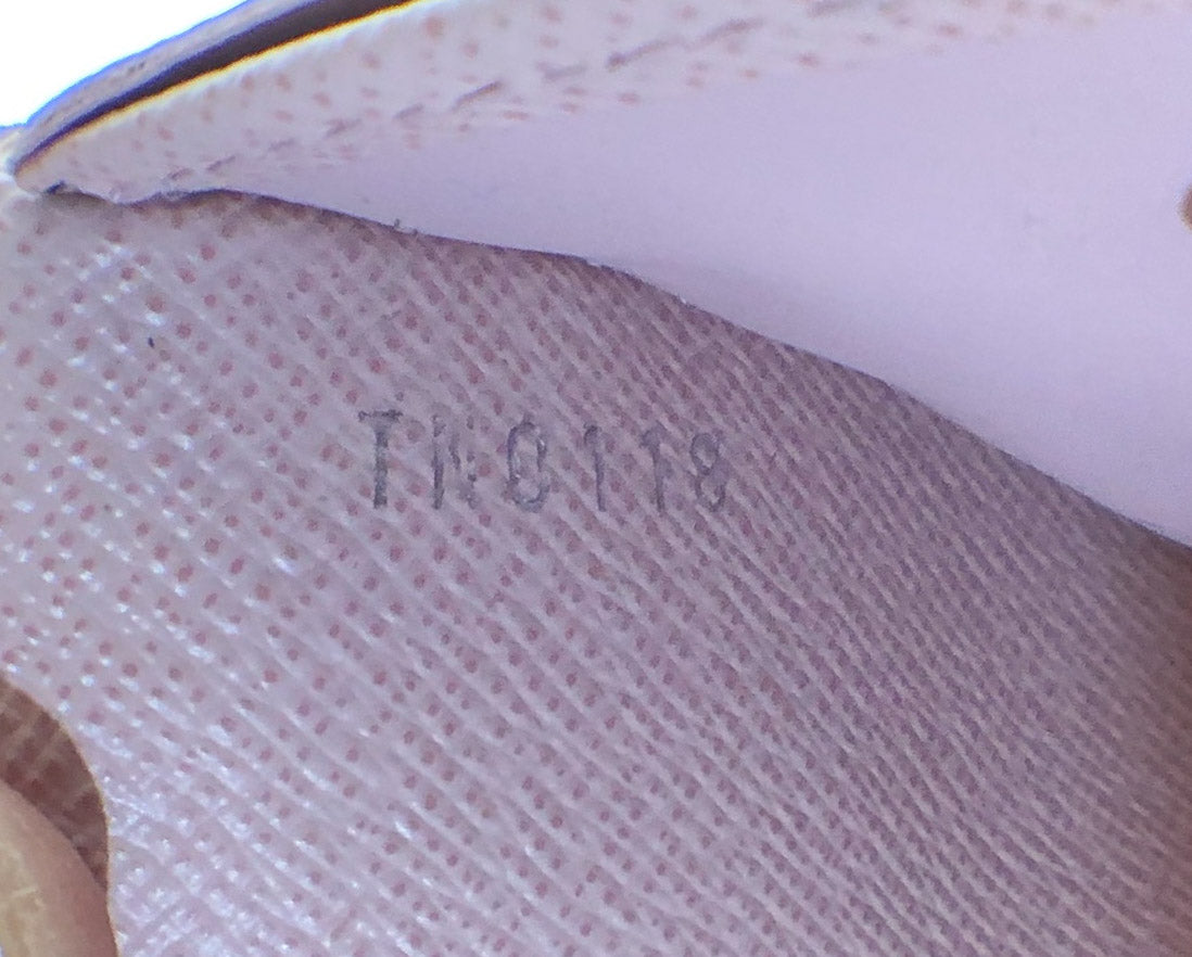 LOUIS VUITTON Twist Wallet, Rose Ballerine
