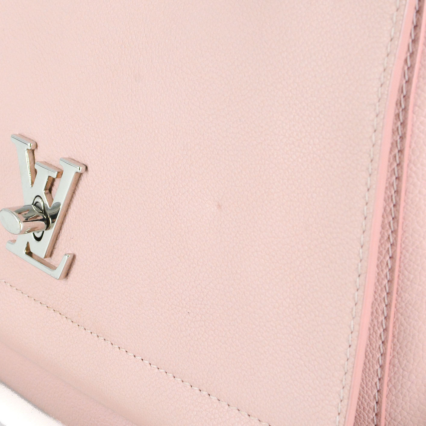 LOUIS VUITTON Leather Lockme II