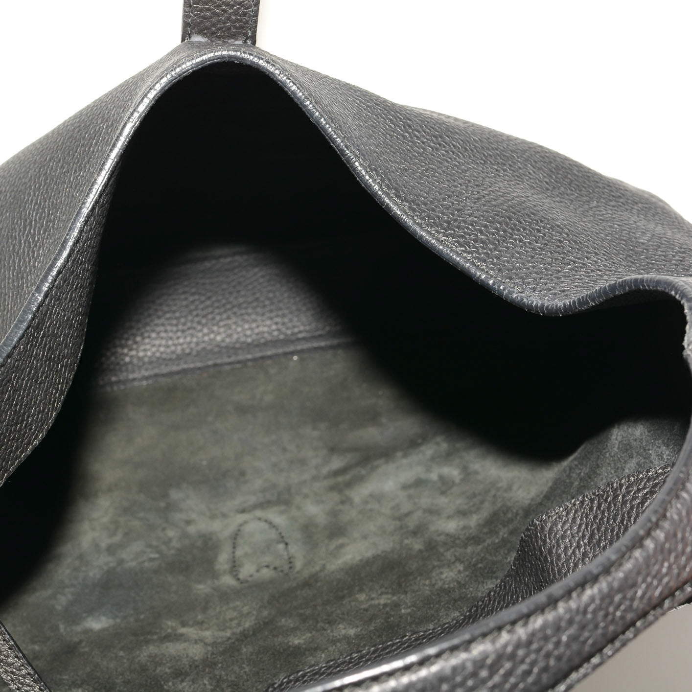 GUCCI Soft Leather Hobo Bag in Black