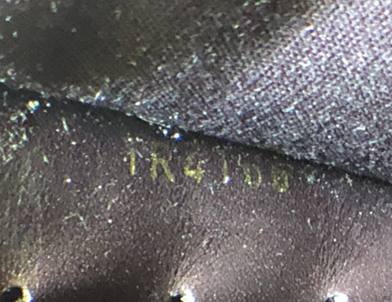 LOUIS VUITTON Vernis Mira MV Amarante
